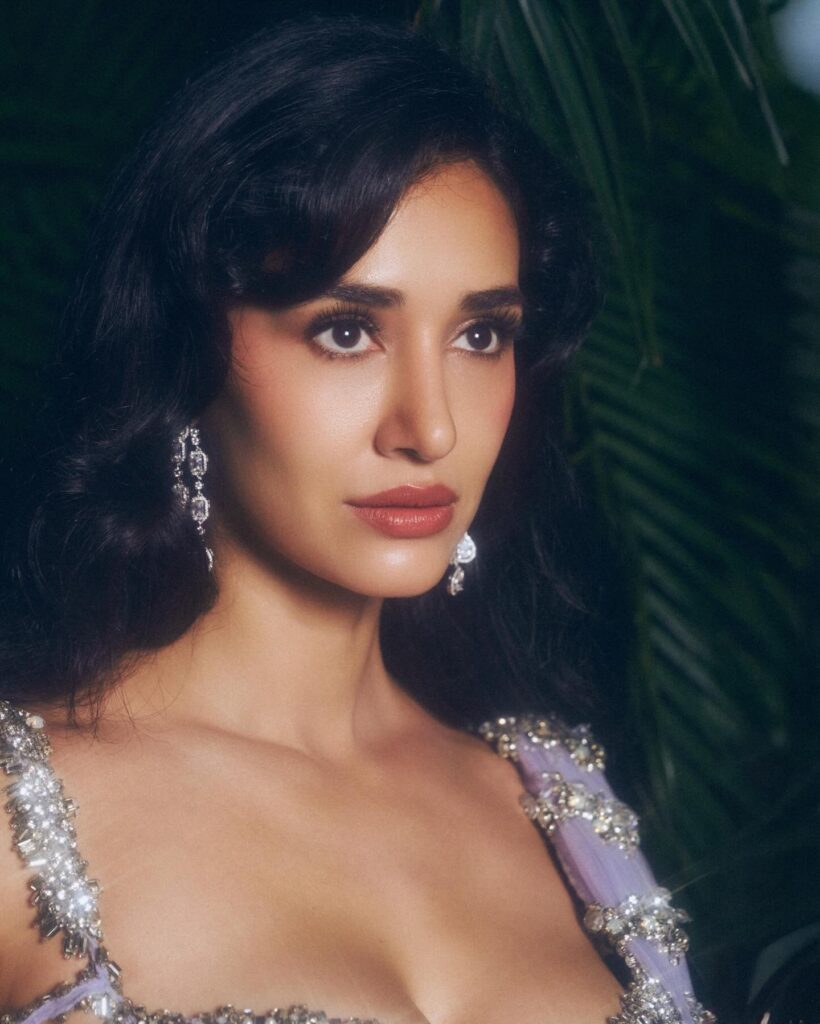 disha patani glamorous jewelry look