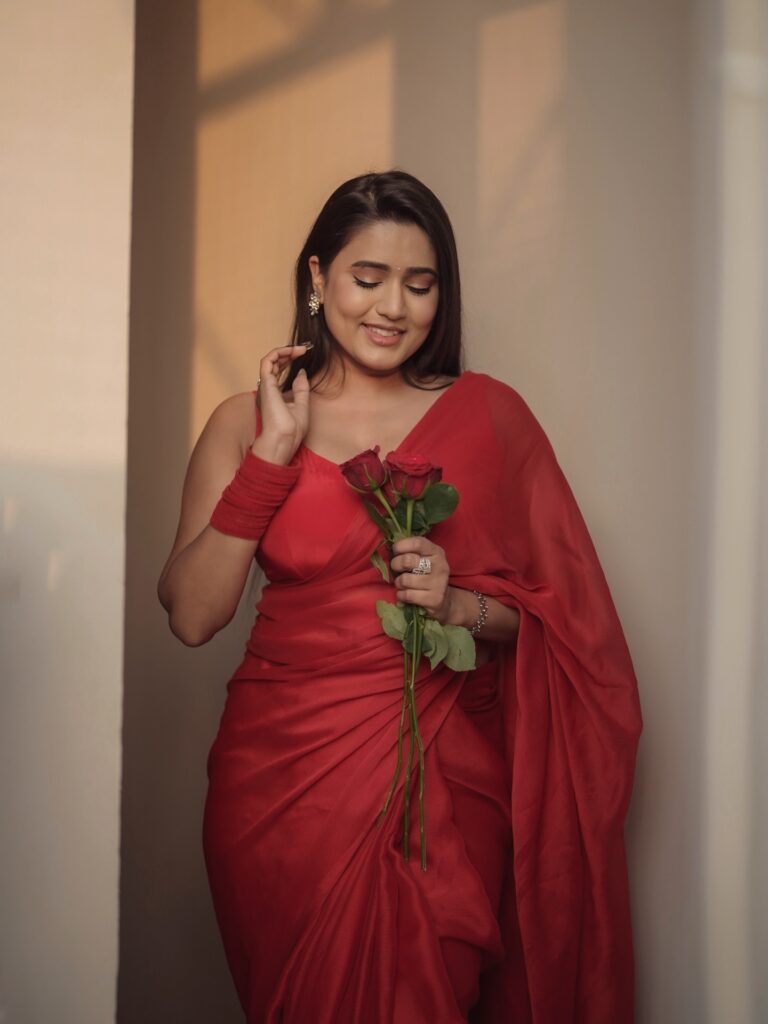 garima chaurasia red saree with roses hd photo