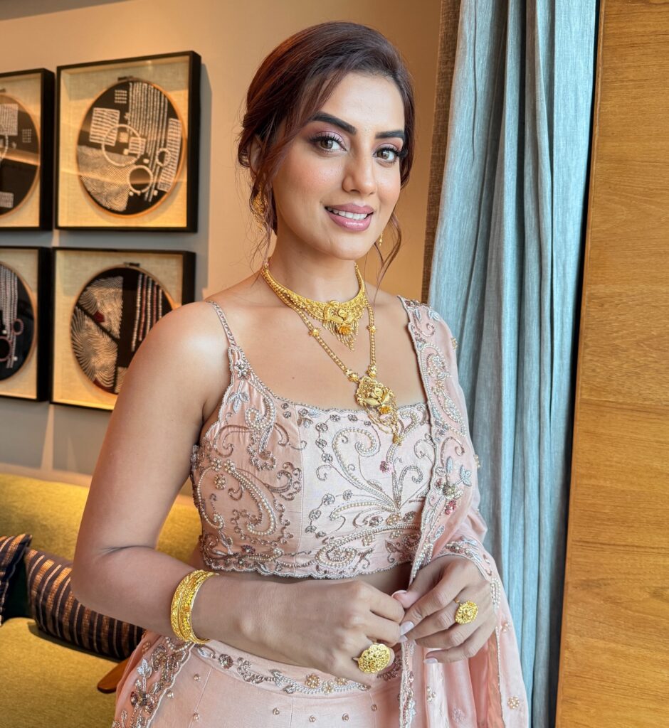 akshara singh photos in lehenga 3