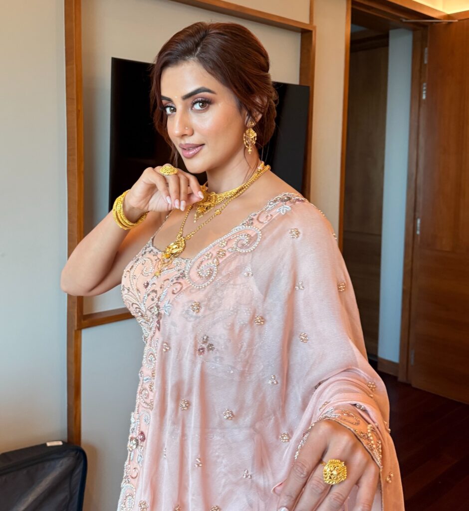akshara singh photos in lehenga 5