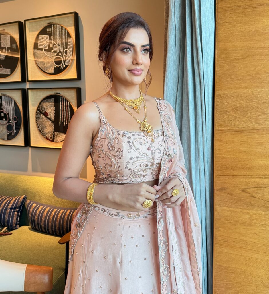 akshara singh photos in lehenga 7