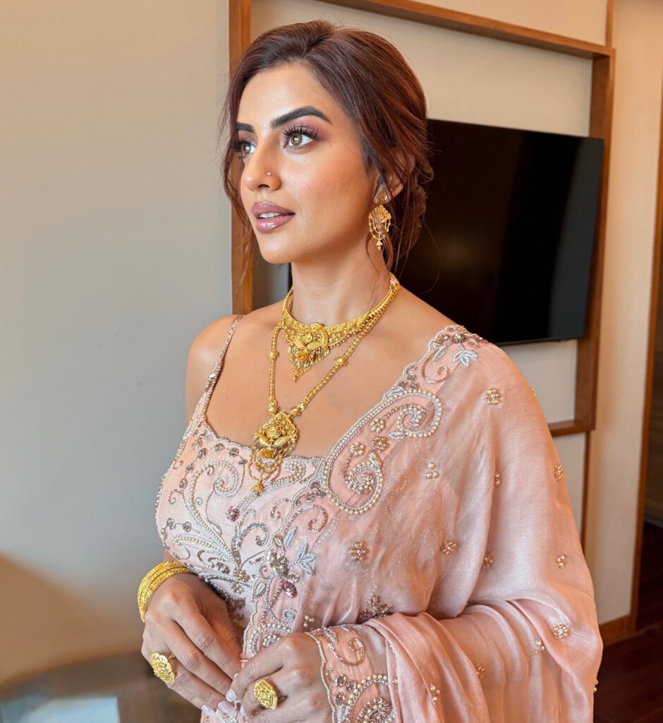 akshara singh photos in lehenga 9